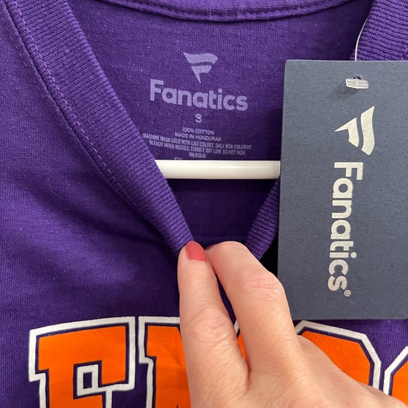 NWT fanatics t-shirt - Picture 2 of 2